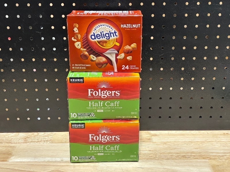 lot 34 image: Coffee and Creamer