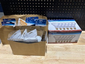 lot 12 image: Light Bulbs