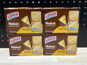 lot 23 image: Lance Nekot Sandwich Cookies