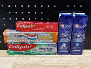 lot 76 image: Toothpaste