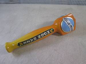 lot 24 image: (FS) Blue Moon Moon Haze Beer Tap H...