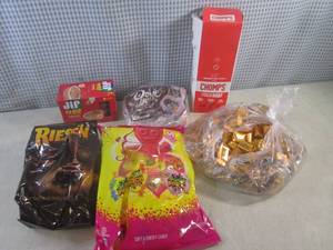 lot 111 image: (EC2) Assorted Snacks Damaged Packa...