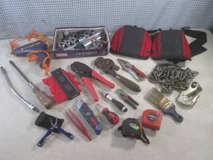 lot 135 image: (CS) Assorted Hand Tools, Sockets a...