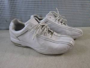 lot 139 image: (CS) Pair of Rockpot Sneakers Size ...