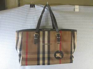 lot 143 image: (H-2) Burberry Handbag Purse Preown...
