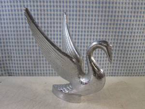 lot 187 image: (CNTR) Vintage Chrome Swan Hood Orn...