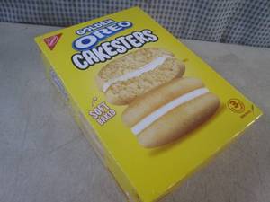 lot 325 image: (B-3) Box of 8 - 3-Snack Cake Packs...