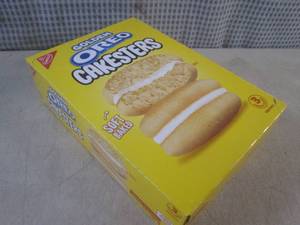 lot 326 image: (B-3) Box of 8 - 3-Snack Cake Packs...