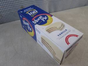 lot 328 image: (B-1) Box of 9 Double Decker Vanill...