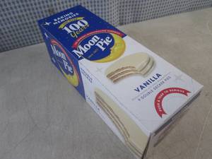 lot 329 image: (B-1) Box of 9 Double Decker Vanill...