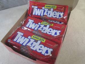 lot 364 image: (B-4) 15 King Size Packages of Stra...