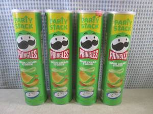 lot 373 image: (C-2) 4 Party Stack Size Sour Cream...