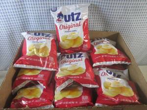 lot 394 image: (EC2) 30 Small Bags of Original Pot...