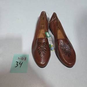 lot 34 image: Womens Genuine Leather Slip-On Shoes Size 8 Brown Embossed Design  Lot 34
