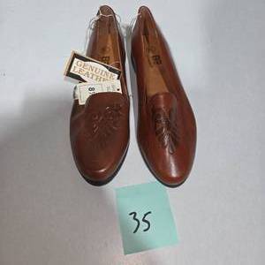 lot 35 image: Womens Genuine Leather Slip-On Shoes Size 8.5 Brown Embossed Design  Lot 35