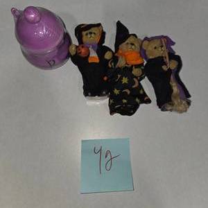 lot 42 image: Ks Collection Halloween Bear Figurines (3)  Purple Decorative Jar  Lot 42