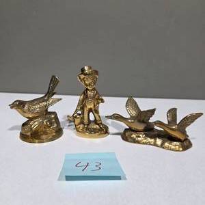 lot 43 image: Solid Brass Figurines  Ducks, Bird on Log, & Farmer Statue  Lot 43