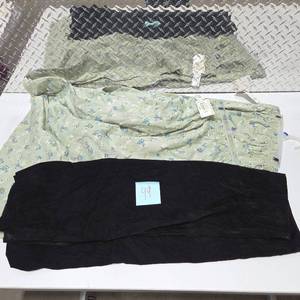 lot 49 image: Womens Clothing Lot XL & Size 18  (2) Floral Pants XL  Black Skirt Size 18  Casual Wear Apparel Bundle lot 49