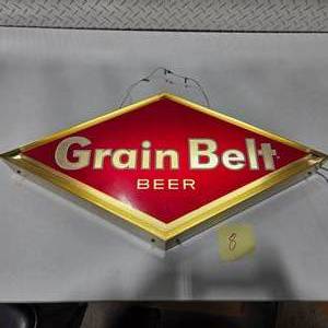 lot 8 image: Vintage Grain Belt Beer Lighted Bar Sign Large Diamond Wall Display Man Cave Brewery Decor
