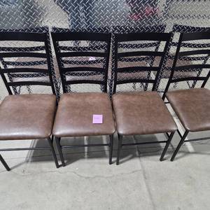 lot 140 image: Set of 4 Counter Height Bar Stools Metal Frame Ladder Back Chairs Brown Cushioned Seats