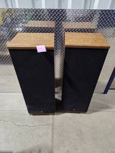 lot 141 image: Vintage Mitsubishi SS-5000 Floor Standing Speakers Pair 3-Way Audio System