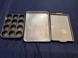 Bakeware - Cookie Sheets and Muffin Tin
