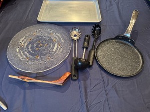 Unique Koa Wood Golf Club Wine Stand, The Rock 10 Non-Stick Crepe Pan, Baking Tray, Vintage Shooting Star Serving Dish