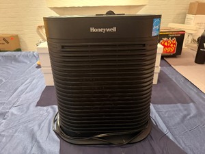 Honeywell Air Purifier HPA101-TGT Include Two Replacement Filters