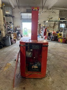 Dayton Electric Forklift. 1000 Lb Capacity. Power up and down. Manual push. Model No 1BS60