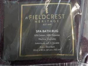 lot 19 image: Fieldcrest Heritage Spa Bath Rug 24...