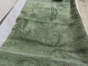 lot 31 image: Fieldcrest Heritage Spa Bath Rug 24...