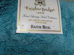 lot 40 image: 2 Piece Knights Bridge Bath Rug Set...