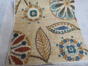 lot 41 image: 20 x 34 Maples Accent Rug...