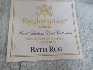 lot 45 image: Knights Bridge Bath Rug 20 x 30...