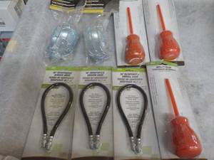 lot 65 image: 18 Grease Hoses, Battery Fillers a...