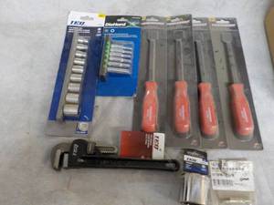 lot 66 image: Tools...