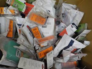 lot 104 image: Auto Parts- see all pictures...