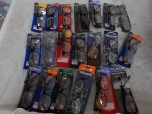 lot 142 image: 20 pair Reading Glasses - various s...