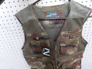 lot 204 image: Ziker size Mens S Outdoor Vest...