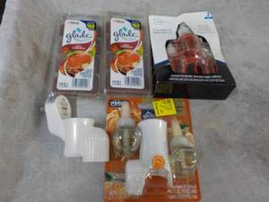 lot 227 image: Wax Melts and Aroma Accents...