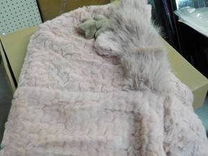 lot 297 image: Cute Talk Winter Hat...