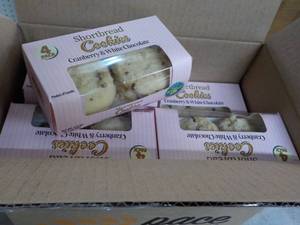 lot 332 image: Pace 24 boxes 4 packs Cranberry and...