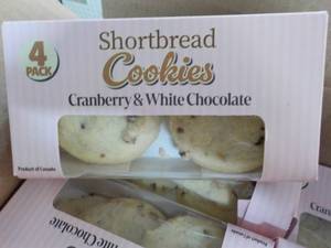 lot 335 image: Pace 24 boxes 4 packs Cranberry and...