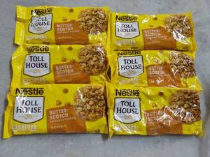lot 362 image: 6 bags Toll House Butterscotch Mors...