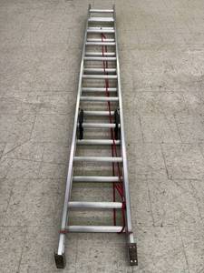 lot 9 image: Louisville 20 Aluminum Extension Ladder