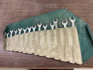 lot 11 image: Set SAE Wrenches