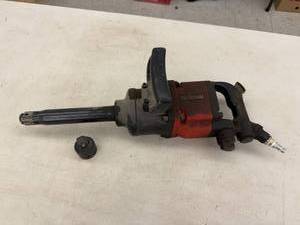 lot 17 image: 1 Air Impact Wrench with Adaptor