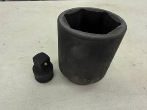 lot 18 image: 34-1 Socket Adaptor & 3 18 Socket