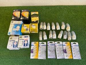 lot 23 image: Light  Bulbs & Night Lights