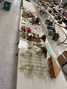 lot 52 image: Table Full of Home Decor